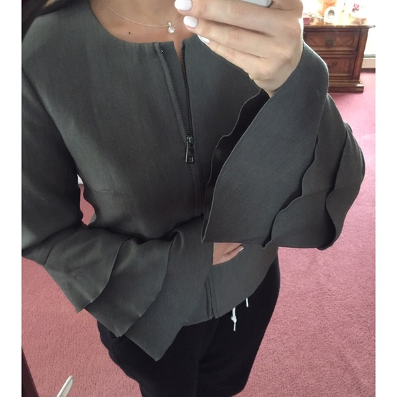 Banana Republic suit bell sleeve suit blazer - Picture 8 of 8